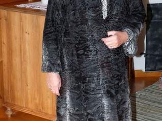 Persianerpelzmantel - schwarz, 150 €, Kleidung & Schmuck-Damenkleidung in 5421 Adnet
