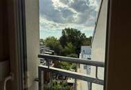 Entzückende 2-Zimmer-Wohnung mit großem Balkon - hofseitiger Grünblick