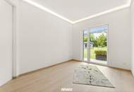 Beeindruckende Designer-Villa mit Pool und Poolhaus zum Soforteinzug!