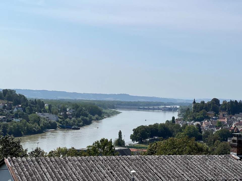 Teilmöblierte Wohnung mit Schloßblick Ottensheim