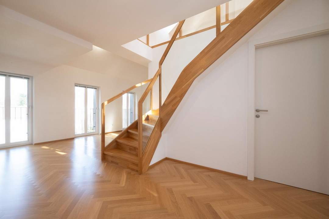 TRADITION TRIFFT MODERNE – EINZIGARTIGES WOHNJUWEL – ZENTRUM VON STEYR! Exklusives Wohnen über zwei Etagen mit traumhafter Dachterrasse!