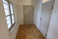 Charmante 2-Zimmer-Altbauwohnung mit Balkon in zentraler Lage
