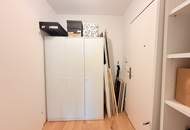 Möblierte und gut geschnittene 2-Zimmer Wohnung in Traumlage mit en—suite Badezimmer!