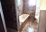 Gepflegter, bezugsfertiger 6-Zimmer-Bungalow auf 874 m² ebenem Grund