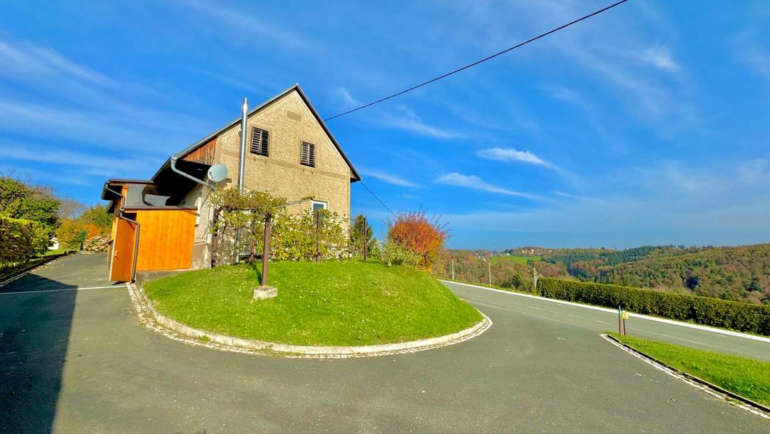 Wohnhaus mit Wirtschaftgebäude und landwirtschaftlicher Fläche in bester Lage