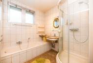 Ruhelage: Gepflegter Bungalow mit Wintergarten