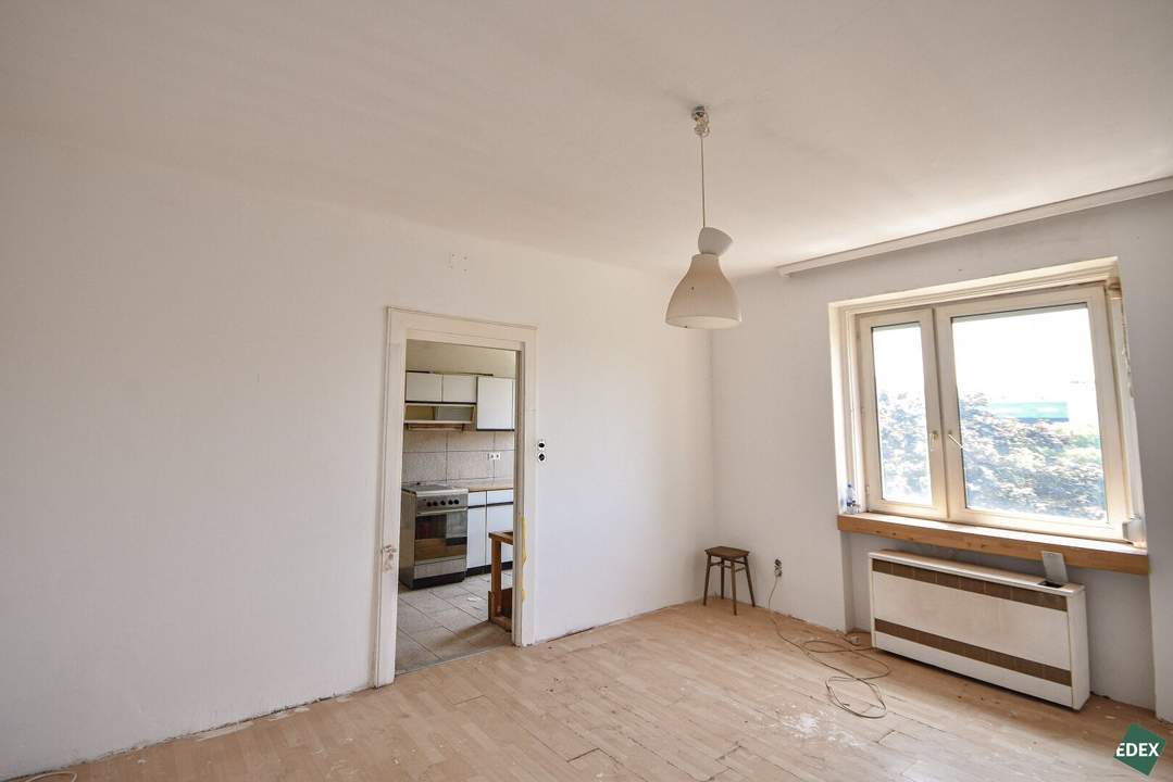 2-Zimmer-Altbau in ruhiger Lage – viel Potenzial zur individuellen Neugestaltung