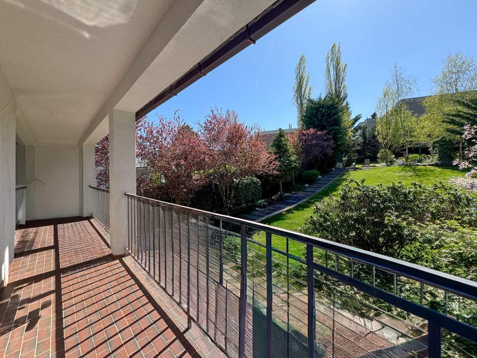 Fantastisches Einfamilienhaus mit Indoorpool und Sauna in Döblinger Villengegend