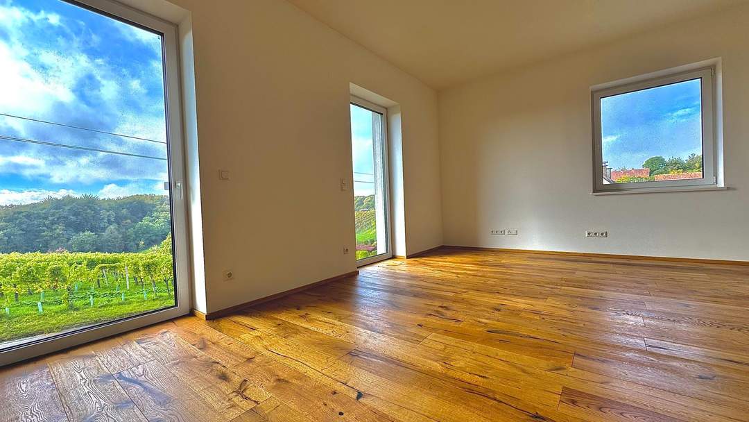 2-Zimmer Wohnung mit traumhaften Panoramablick inmitten der Weinberge von Klöch - Erstbezug!