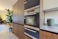 Elegante Villa in idyllischer Wienerwaldlage mit Pool und großem Garten