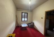 Sanierungsbedürftiges Einfamilienhaus mit viel Potenzial in ruhiger Siedlungslage in Kemeten