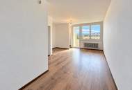 **** Teilsanierte 35,7-m² ruhige Stadtwohnung im 5.OG mit Loggia, Parkplatz und Keller – ideal für Singles, Graz-Pendler und Anleger ****