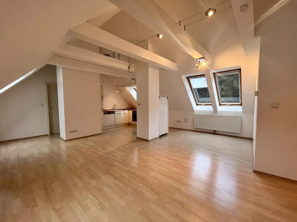 " Dachgeschoßwohnung in historischer Villa in Pressbaum "