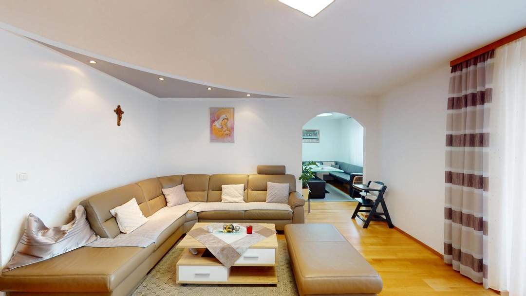 Attraktive 4-Zimmer-Wohnung mit Balkon und viel Licht!