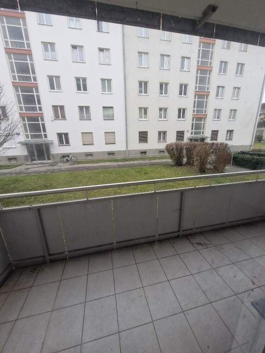 Unbefristete 2-Zimmer-Wohnung mit Balkon!