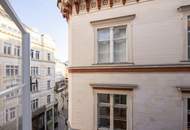 WIENER KLASSIK IM GÖTTWEIGERHOF: Topsanierte Altbauwohnung mit prachtvollem 70 m² großen Wohnsalon