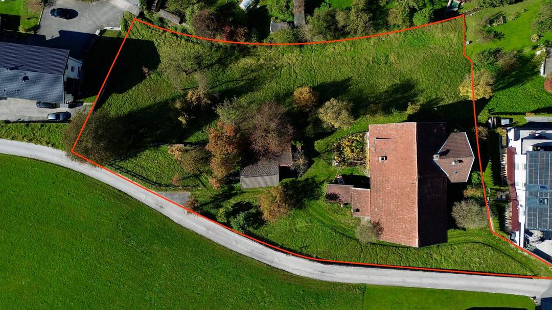 Panoramablick inklusive - Baugrundstück mit Altbestand in schönster Lage