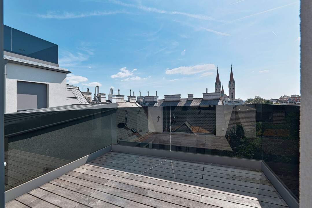 Provisionsfrei! Erstbezug mit hofseitigem Balkon! Vollsanierte Jahrhundertwendeliegenschaft mit Luftwärmepumpe