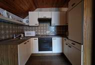 Sonniges Grundstück mit sanierungsbedürftigem Haus voller Charme