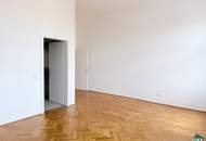 Erstbezug nach Sanierung: Traumhafter 4-Zimmer-Altbau mit moderner Ausstattung