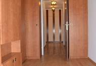 Eleganter "Retro-Style" - Großzügige, sonnige, ruhige Wohnung mit Süd-Loggia! 2 Garagenplätze!