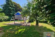 Einfamilienhaus mit schönem großen Garten!