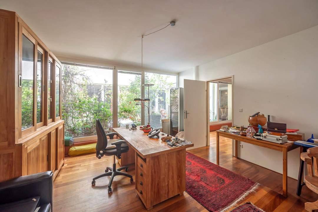 Traumhafte 6 - Zimmer - Wohnung / Büro mit grünem Innenhof in ruhiger sensationeller Lage in Hernals