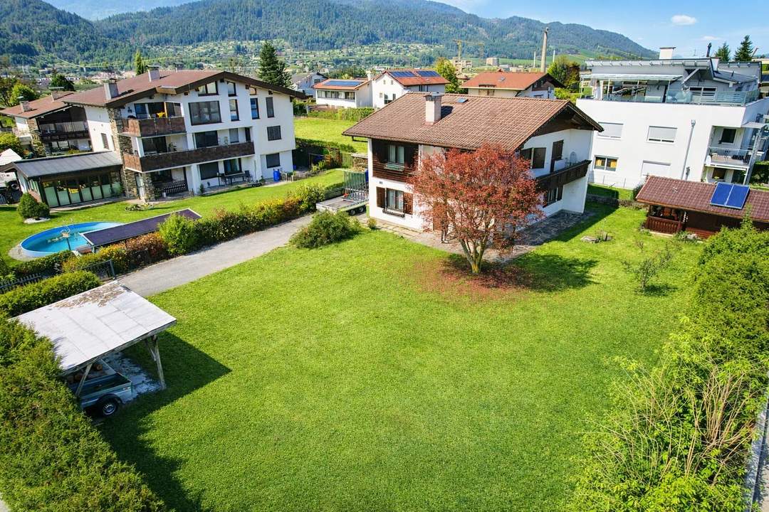 Rarität: Wunderschönes, großes Grundstück mit Altbestand