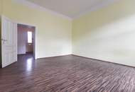 1 Zimmer Wohnungen, 2 Stück im gleichen Haus, zum sanieren. Im 1. + 3. Stock mit Aufzug.