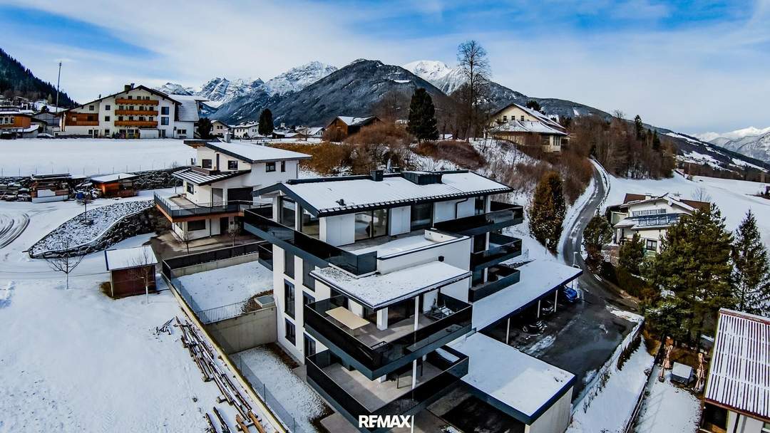 15 Minuten von Innsbruck: Prächtige 3-Zimmer-Neubauwohnung mit 90 m² großem Garten und Terrasse