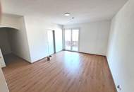 Zentrale und schöne 2-Zimmer Wohnung mit großer Loggia