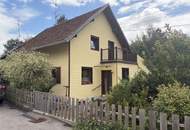 Wohnhaus mit Entwicklungspotential und Garten