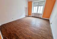 Bring Ideen mit. Der Rest ist da! Tolle Familienwohnung/WG - Selbst Gestalten! Sanierungsbedürftige Altbauwohnung! U-Bahn ums Eck + Traumhaft renoviertes Altbauhaus + Optimalste Infrastruktur und Anbindung!