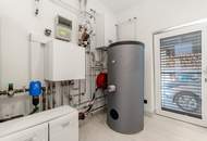 Elegantes Wohnen im Grünen! Neuwertiges Dreifamilienhaus in erhöhter Ruhelage