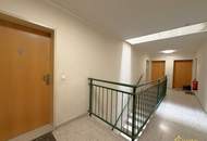 TOP PREIS-LEISTUNG! Geräumige Maisonette. 4 ZIMMER, 2 BÄDER, BALKON. FERNWÄRME!