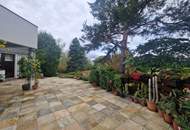 ARCHITEKTENWOHNJUWEL MIT PARKÄHNLICHEM GARTEN IN RUHELAGE MIT ALTBAUMBESTAND IM NAHBEREICH VON WIEN MIT HERVORRAGENDER INFRASTRUKTUR