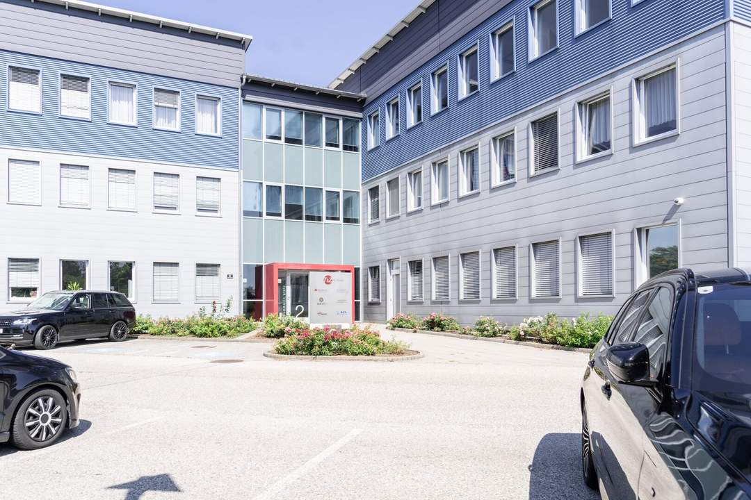 Moderne Büro-/Praxisfläche mit Aufzug und Parkplatz in St. Florian - Perfekt für Ihr Business!