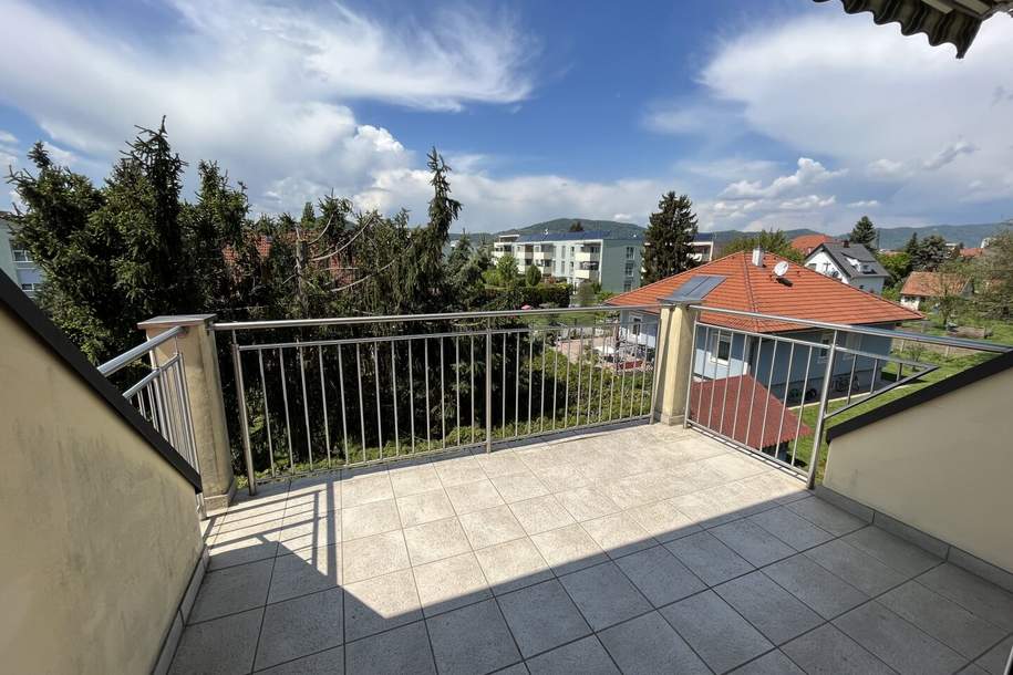 Gemütliche 2-Zimmer-Dachgeschoßwohnung mit Balkon in Graz Puntigam!, Wohnung-miete, 829,91,€, 8055 Graz(Stadt)