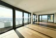 Traum-Apartment mit Rundumblick und 86 qm Balkon . Gym, Sauna, Pool, Bar, Restaurant &amp; Lounges