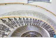 Sonnenaufgang am eigenen Balkon – urbanes Leben mit Fernsicht