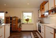 Besichtigungstag, 7. November, nur mit Voranmeldung möglich - Geräumiges Haus mit Garten und Pool