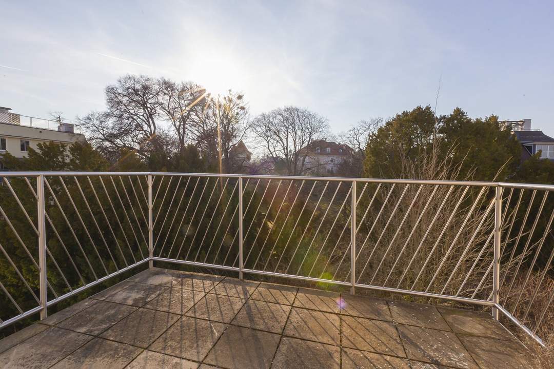 Geweygasse - 3 Zimmer DG mit 2 Balkonen und parkähnlichem Gemeinschaftsgarten