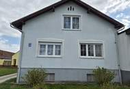 Wohnhaus mit Altbestand und Scheune