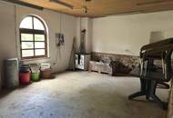 Oberdorf: Gepflegtes Wohnhaus mit 2 Garagen und ebenen Garten