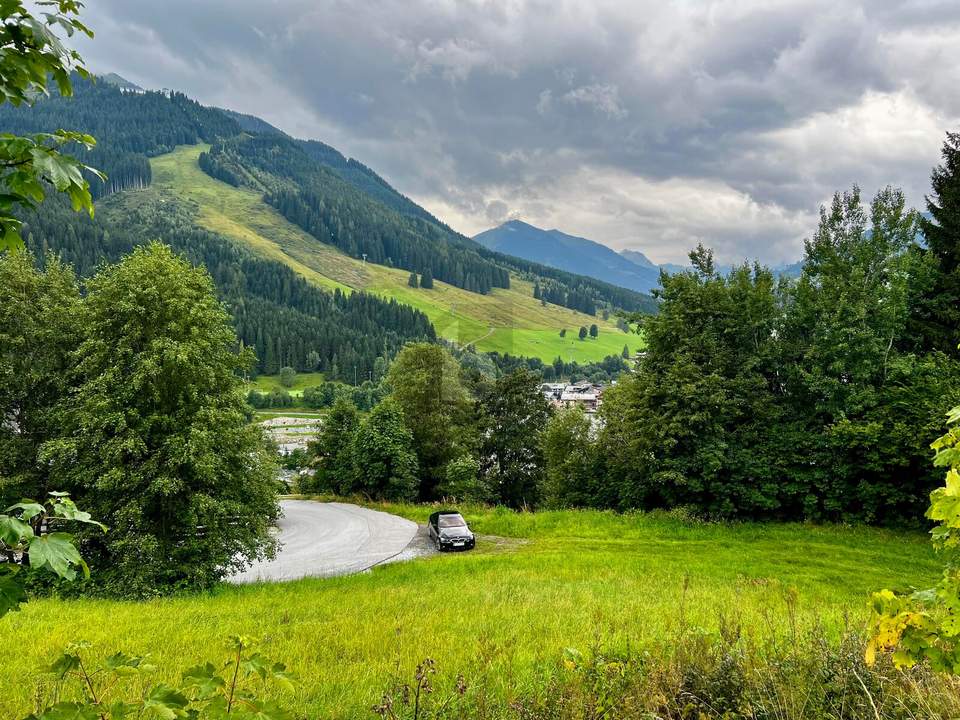 RARITÄT! TRAUMLAGE MIT AUSBLICK UND RUHE!