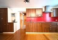 renovierter Vierkanthof mit großem Obstgarten