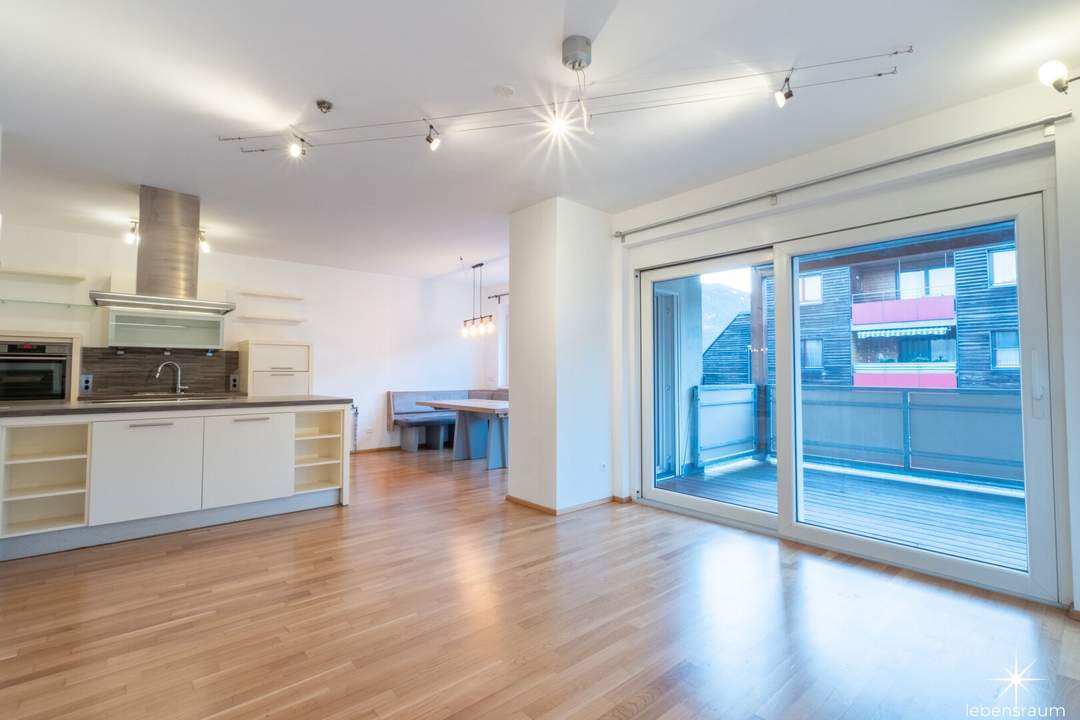 Zentrales Wohlfühlzuhause in Spittal: Moderne 4 - Zimmer Wohnung mit Balkon & Tiefgaragenplatz.