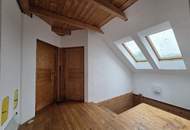 Holzblockhaus mit Vollkeller in guter Lage