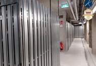 Büro bzw. Praxis mit Garagenplatz