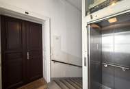 Großzügige 2-Zimmer-Altbauwohnung mit ca. 95 m² - UNBEFRISTET // Spacious 2-Room Period Apartment of approx. 95 m² - UNLIMITED RENT //